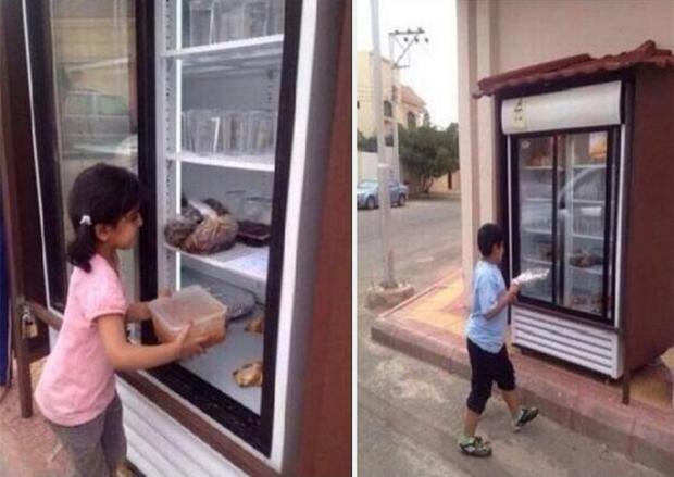 saudi-arabian-installs-charity-fridge-feed-poor-2 (1)
